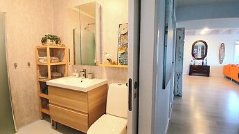 Stunning Sleeps 9 Lakeview Loghome, Spa & Yoga