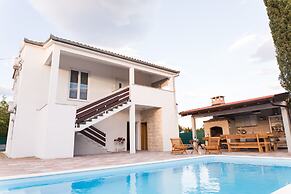 Peaceful villa with a pool