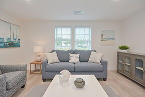 Harbourtown Suites Luxury Condo