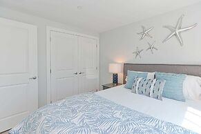 Harbourtown Suites Luxury Condo