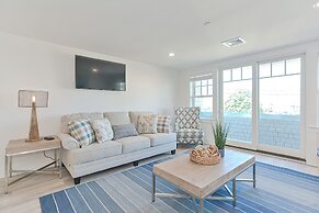 Harbourtown Suites Luxury Condo