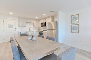 Harbourtown Suites Luxury Condo