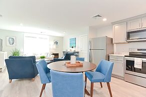 Harbourtown Suites Luxury Condo