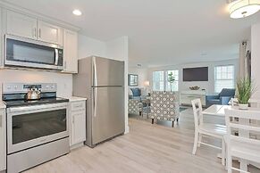 Harbourtown Suites Luxury Condo