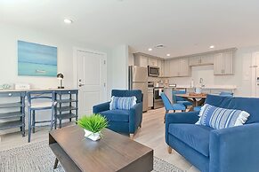 Harbourtown Suites Luxury Condo