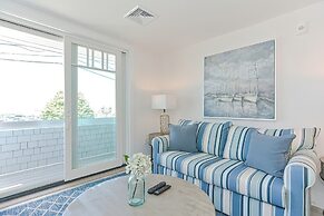 Harbourtown Suites Luxury Condo