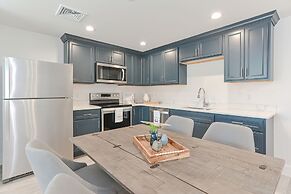 Harbourtown Suites Luxury Condo