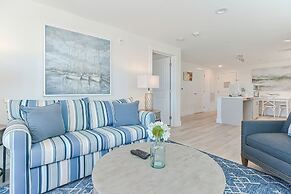 Harbourtown Suites Luxury Condo
