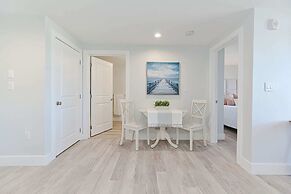 Harbourtown Suites Luxury Condo