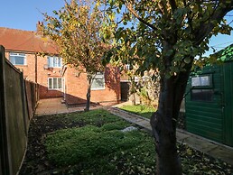 4 Dorothy Avenue