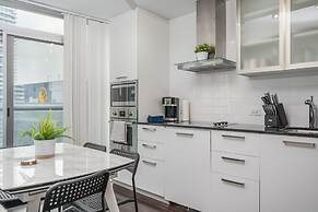 The Bay Suites - Entertainment Dist