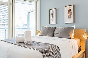 The Bay Suites - Entertainment Dist