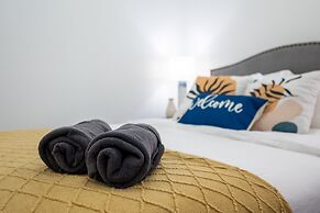 The Bay Suites - Entertainment Dist