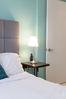 The Bay Suites - Entertainment Dist