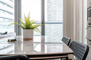 The Bay Suites - Entertainment Dist