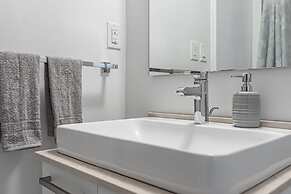 The Bay Suites - Entertainment Dist