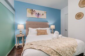 The Bay Suites - Entertainment Dist