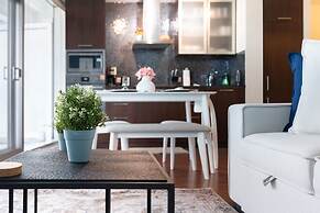 The Bay Suites - Entertainment Dist