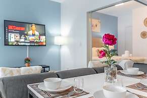 The Bay Suites - Entertainment Dist