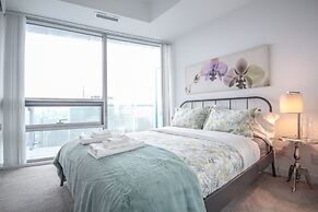 The Bay Suites - Entertainment Dist