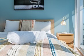 The Bay Suites - Entertainment Dist