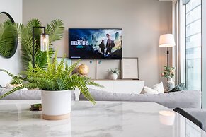 The Bay Suites - Entertainment Dist