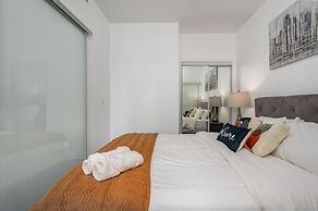 The Bay Suites - Entertainment Dist