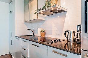 The Bay Suites - Entertainment Dist