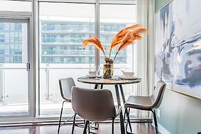 The Bay Suites - Entertainment Dist