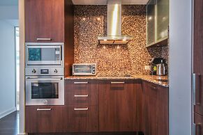 The Bay Suites - Entertainment Dist