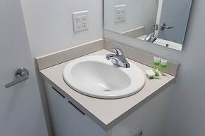 The Bay Suites - Entertainment Dist