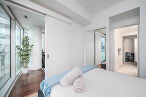 The Bay Suites - Entertainment Dist