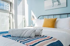 The Bay Suites - Entertainment Dist