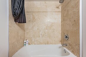 The Bay Suites - Entertainment Dist