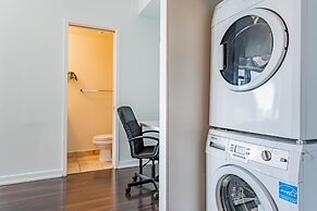 The Bay Suites - Entertainment Dist