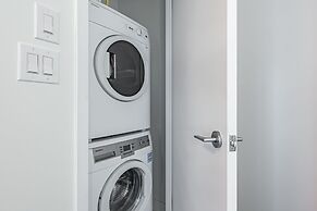 The Bay Suites - Entertainment Dist