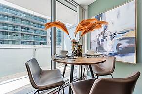 The Bay Suites - Entertainment Dist