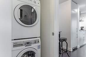 The Bay Suites - Entertainment Dist