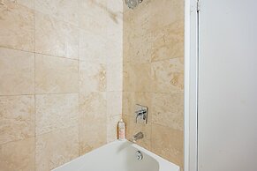 The Bay Suites - Entertainment Dist