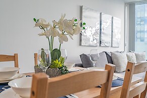 The Bay Suites - Entertainment Dist