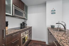 The Bay Suites - Entertainment Dist