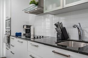 The Bay Suites - Entertainment Dist