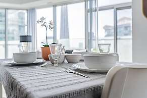 The Bay Suites - Entertainment Dist