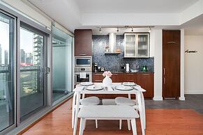 The Bay Suites - Entertainment Dist