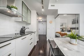 The Bay Suites - Entertainment Dist