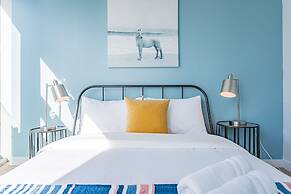 The Bay Suites - Entertainment Dist