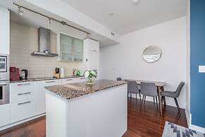 The Bay Suites - Entertainment Dist