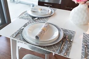 The Bay Suites - Entertainment Dist