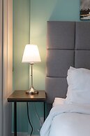 The Bay Suites - Entertainment Dist