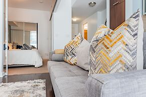 The Bay Suites - Entertainment Dist